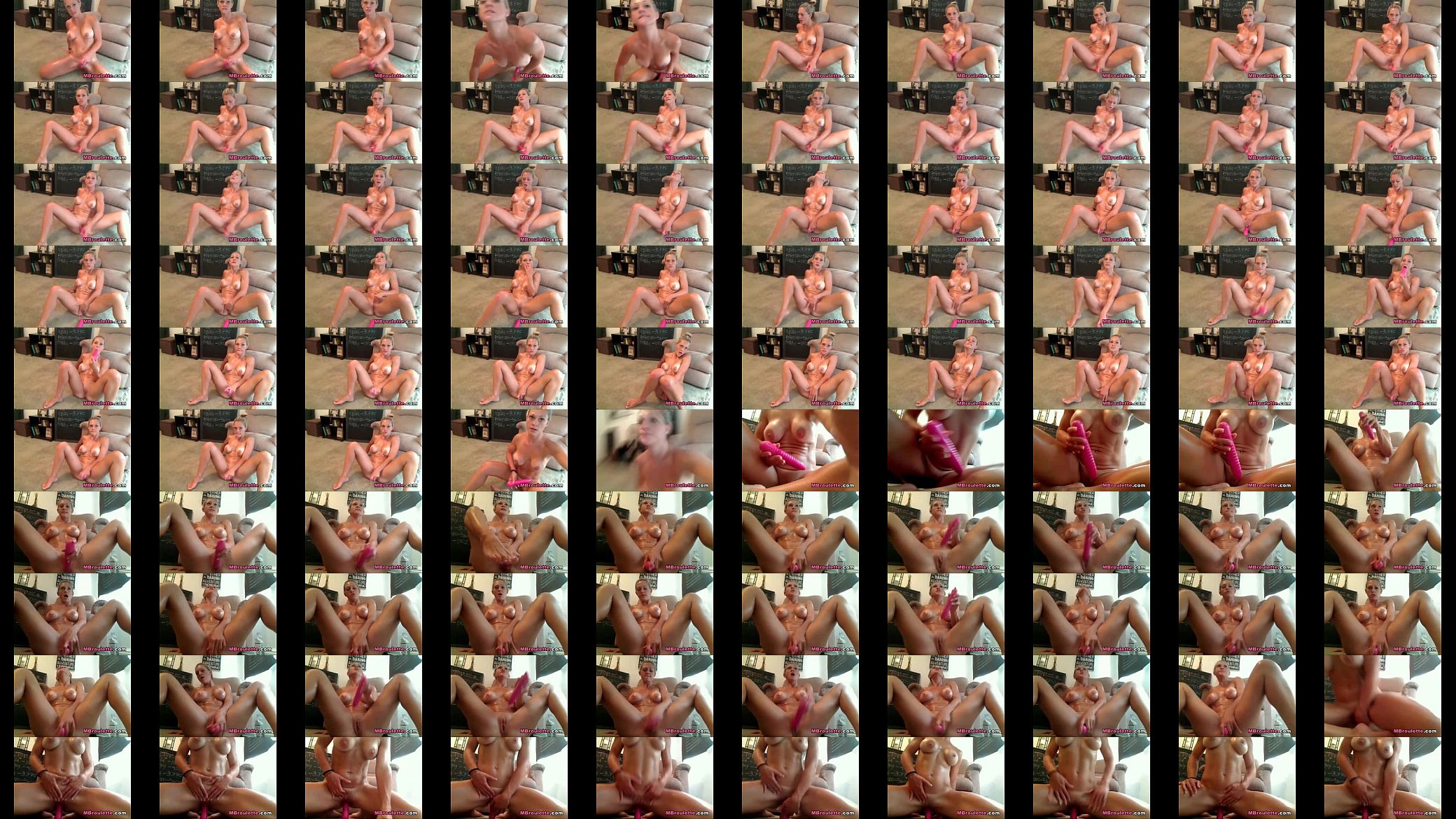 home alone blonde fun with favorite toy 预览图