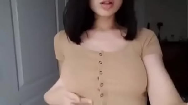 thumb boobs