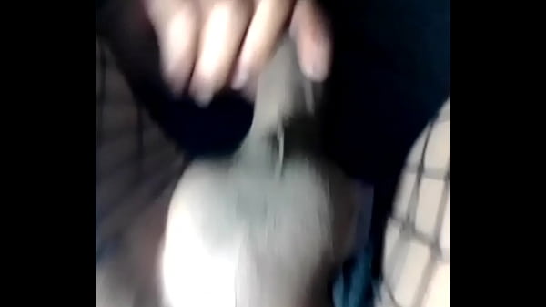 Que rico se siente meterme cosas en mi culo