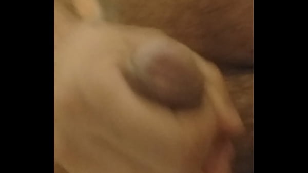 Casado gozando com consolo enterrado no cú