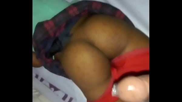 Une Fille Du Village Nigérian Se Fait Doigter Et Baiser Dans La Nuit