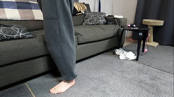 Scarlett Johnson Footjob LEFT 1