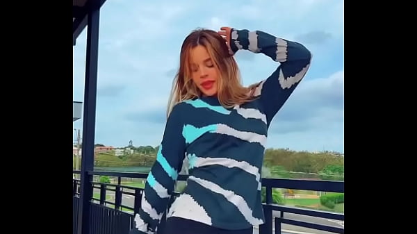 hot in shorts 28 sec