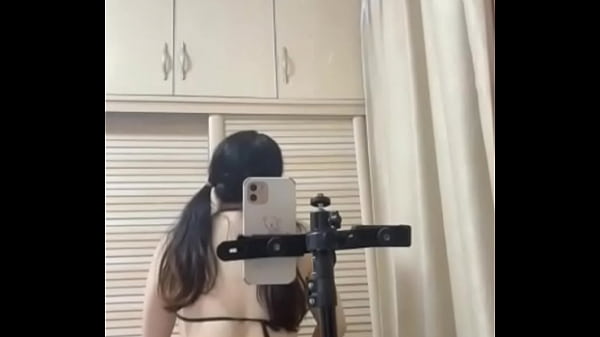 Sister Qingteng - the young girl is so fierce when making love, she directly gets on top and rides her to climax