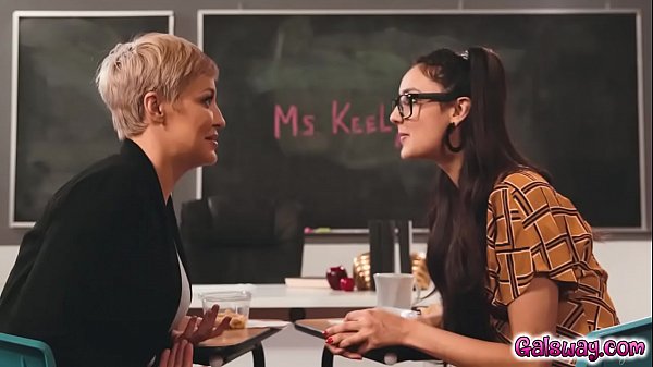 Ryan Keely agrred to fucked Eliza Ibarra to help her to boost her confidence
