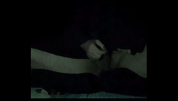 Download Video - Chiot path&eacute;tique ce masturbe dehors