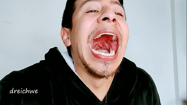 Download Video - Lengua bien saliva