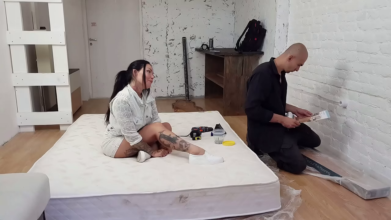 Hungry Landlady made a Deep Blowjob and was Fucked on a Chair by a Builder and Gave Cum on her