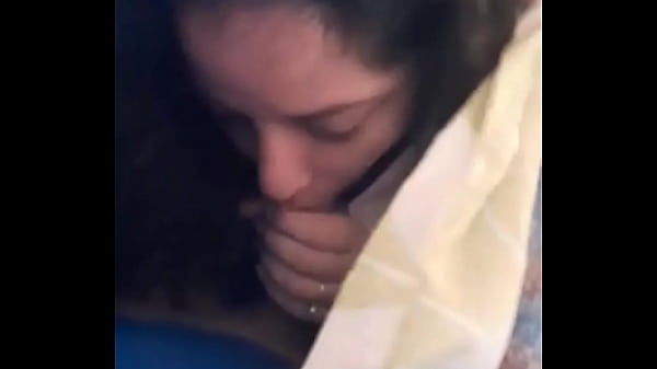 A alguien le gusta esconderse entre las sabanas