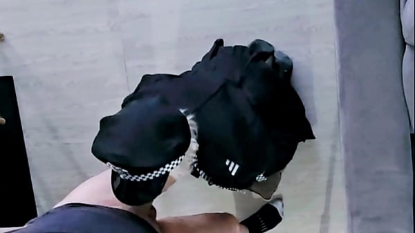 Policewoman loves to suck cock