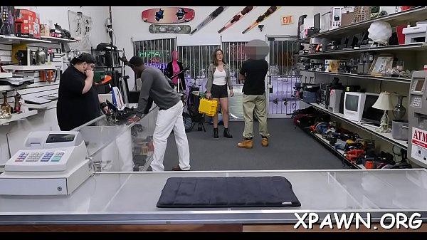 Arlynespencer - Angel is opening up her body to have dilettante sex in shop