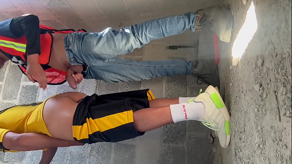 Download Video - Sin condon&period; Follando a pelo con alba&ntilde;il