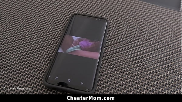 Stepmom Began to Suck Her Stepson's Cock in The Kitchen - Cheatermom
