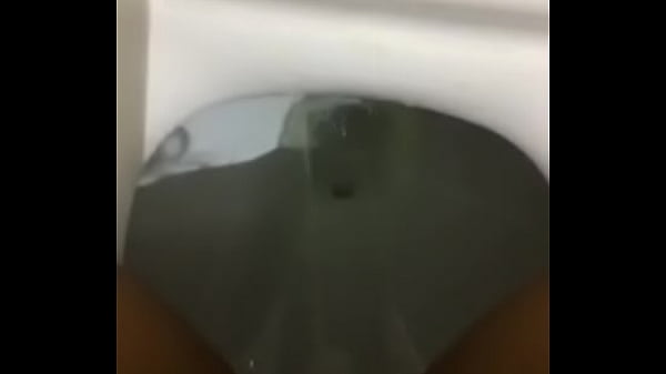 thumb pissing