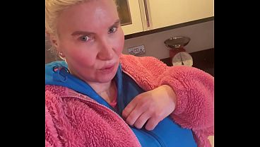 Sweaty creamy hairy pussy straight back from the gym sniff my holes