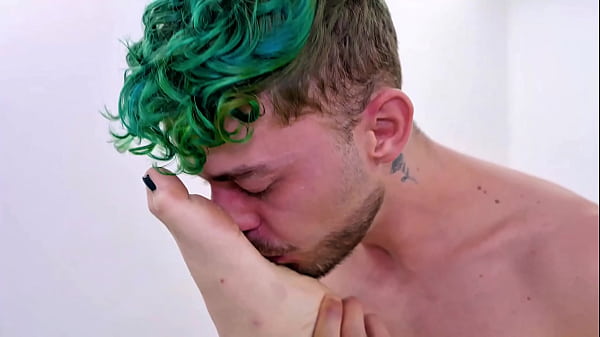 Download Video - Novinha branca tatuada safada chupou e deu gostoso CREAMPIE