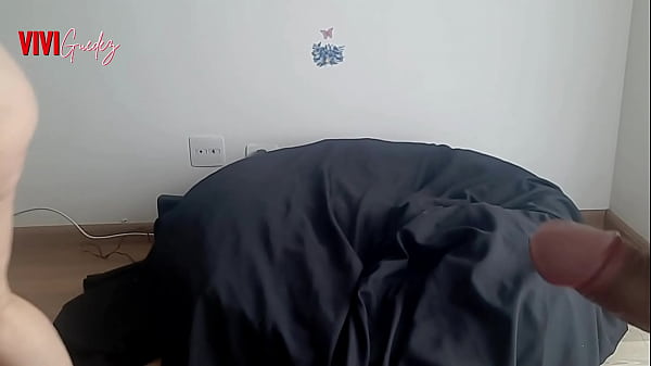 Ele fumou um baseado e foi ao encontro comigo, o pau era gostoso mas estava muito loko.