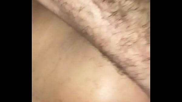 Download Video - O cliente me pediu para enfiar minha m&atilde;o na bunda dele e sim&comma; eu enfiei