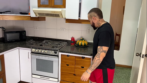 Download Video - Gordo Peludo Vergon Pre&ntilde;a el culo Blanco de Scoty Brayan