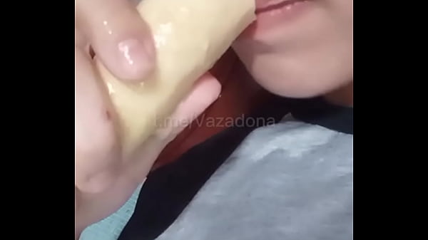 Chupando uma banana