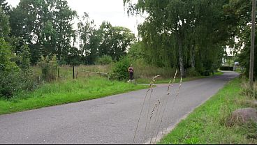 The Pakistani jogger wanted to do it secretly behind the hay bales.