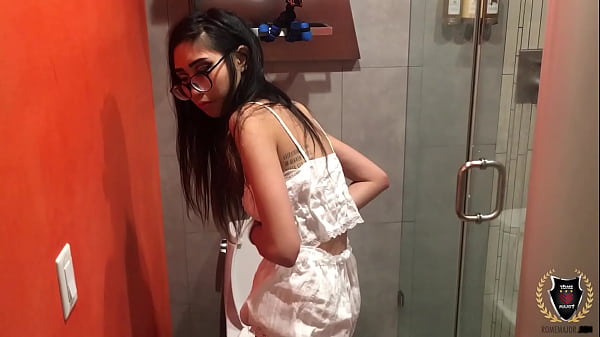 Horny Stud Rome Major Bangs Skinny Babe Eva Yi In The Bathroom!