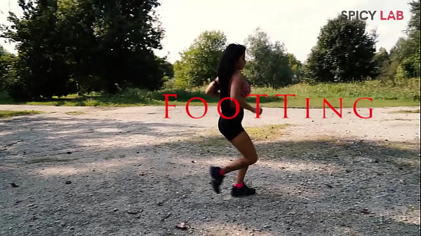 voyeur helps and fucks the runner