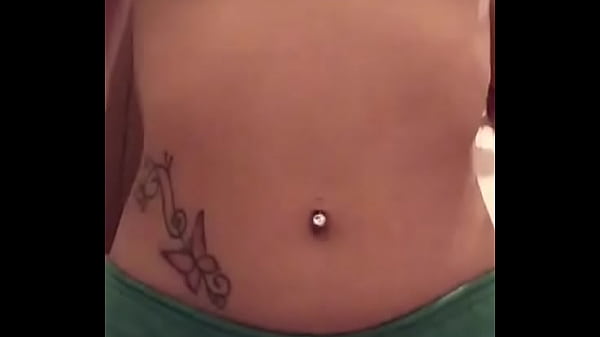 Chica le gusta lucir su cuerpo