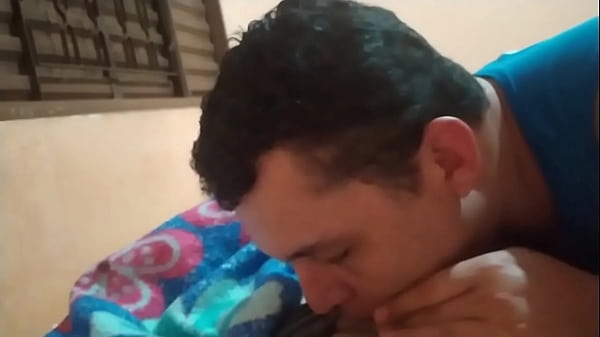 MASSAGEANDO PAU DO AMIGO