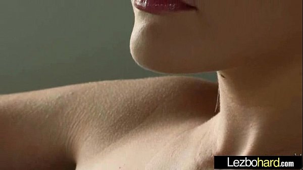 Lez Girls Riley Reid Kenna James Kiss Licks And Play In Hot Lesbo Sex Action clip18