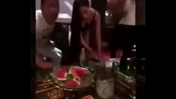Y A-T-Il Une Fille Qui Ose Installer De La Bière Comme Ça
