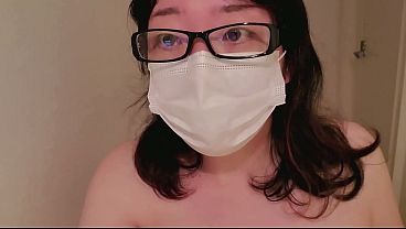 立ちオナニーで感じる人妻