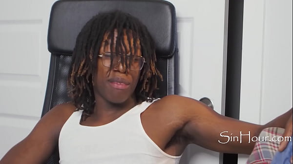 Dos amigos heterosexuales se masturban juntos después de un masaje - Ryan Jacobs, Jade Desire
                   Dos amigos heterosexuales se masturban juntos después de un masaje - Ryan Jacobs, Jade Desire muchos negros