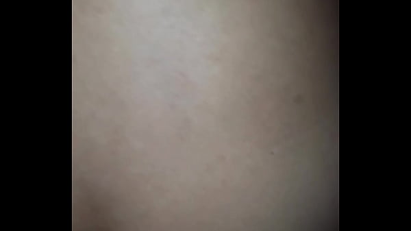 Neg&atilde;o fode o Branquinho na festa At&eacute; gozar dentro