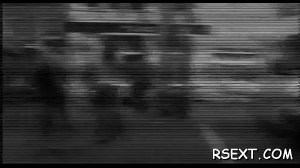 Slim babe gets her pleasant bald peach licked with passion