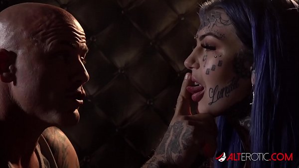 HO HUNTERS - Tattooed ghost Amber Luke wants to fuck