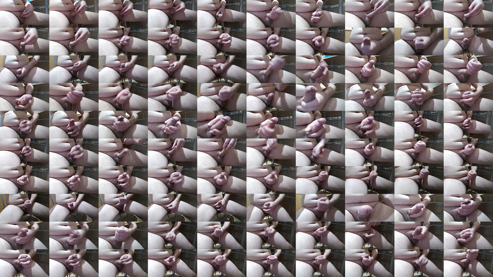 Big dick is alone when he&#039;s bored so he masturbates his dick 预览图