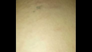 Download Video - Comendo a buceta estourada da m&atilde;e solteira do Tinder gozei no cu