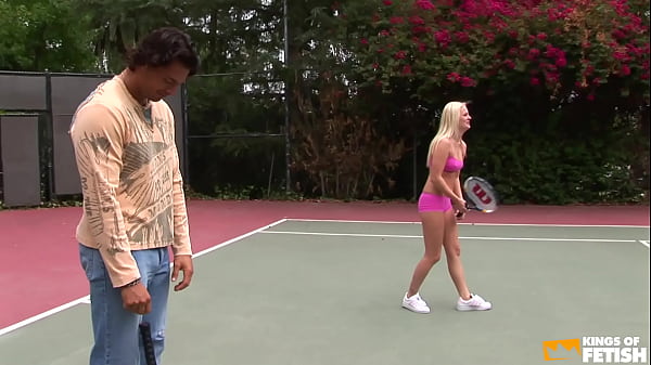 Two Muscle Guys With Two Horny Teens Hard Fuck