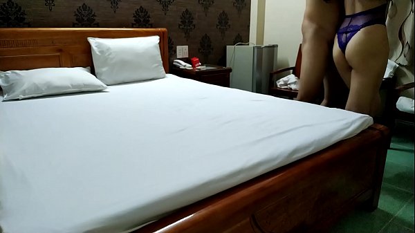 Drinking with a friend Invite each other to a hotel
