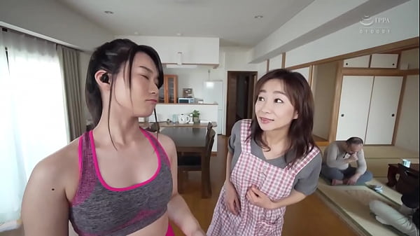 Stepdaughter provoked into a kiss, shows off her body.