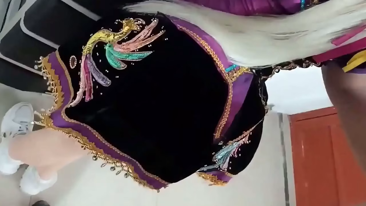 330 Atrap&eacute_ a mi hijastra masturb&aacute_ndose