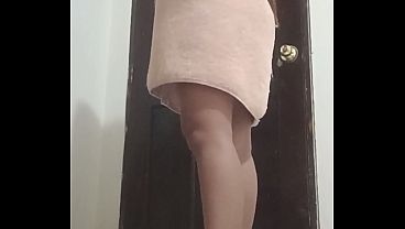 Seeing my step cousin naked in her room, showing off her big ass.