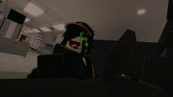 McDonald's Cashier Shaking It