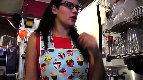 Milfshakes (Full lesbian porn movie)