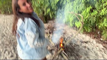 A hot girl on the beach let herself be seduced by a stranger who claimed to be a blogger! They had sex without a condom and she got a load on her face. (Adam and Eve).