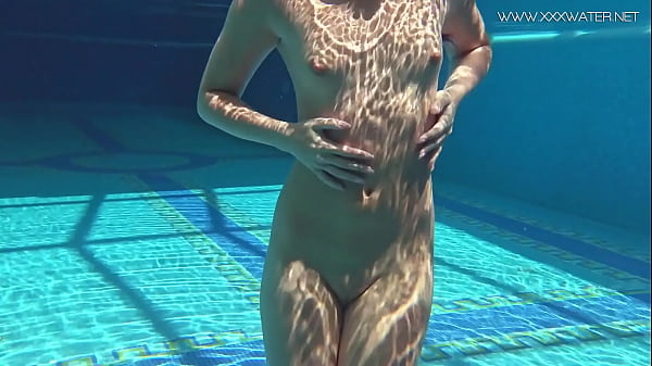 Jessica adored the producer with her sexy look