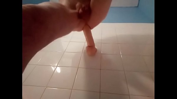 Download Video - je me gode dans la baignoire