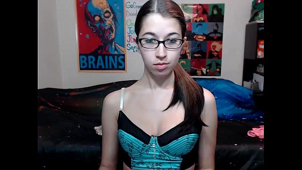 6cam.biz slut alexxxcoal masturbating on live webcam
