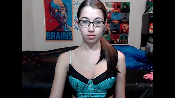 6cam.biz slut alexxxcoal masturbating on live webcam